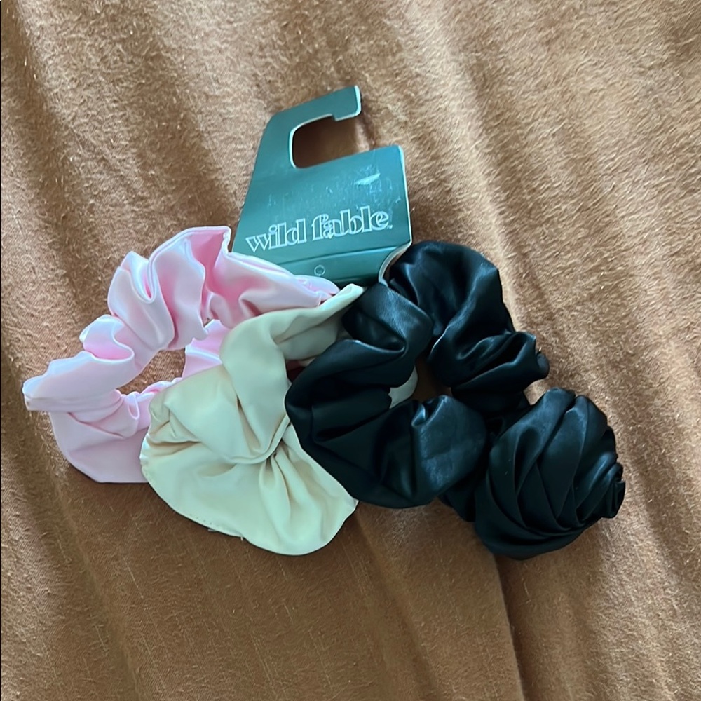Wild Fable Trio Scrunchie Set - Pink, Cream, Black